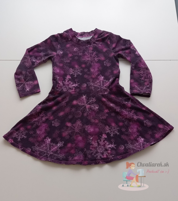 výrobek Dívčí šaty s půlkolovou sukní 