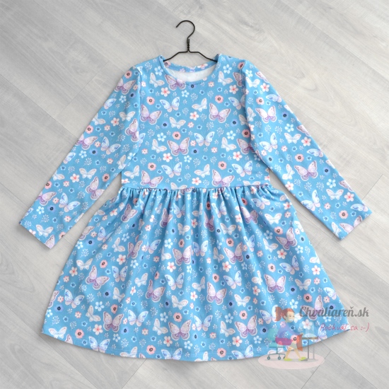 výrobek Šaty s motýlky a květy na modré