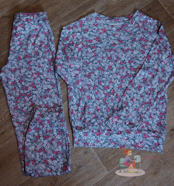 výrobek dívčí pyžamo vel.152