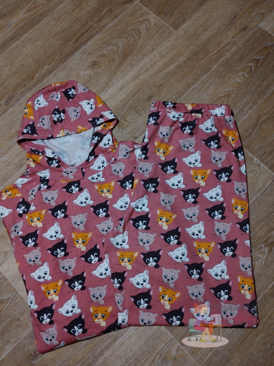 výrobek dívčí pyžamo s kočičkami vel.164